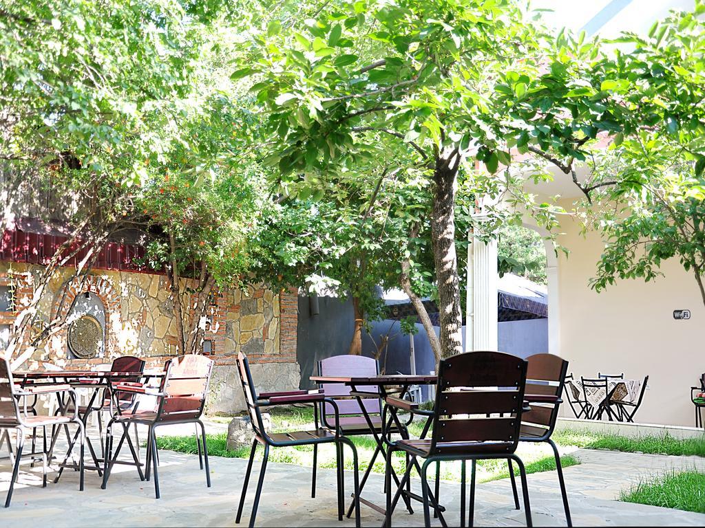 Hotel Tbilisi Garden Exterior foto